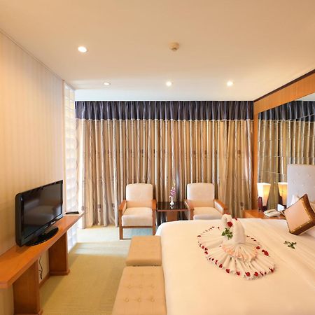 Danang Petro Hotel מראה חיצוני תמונה