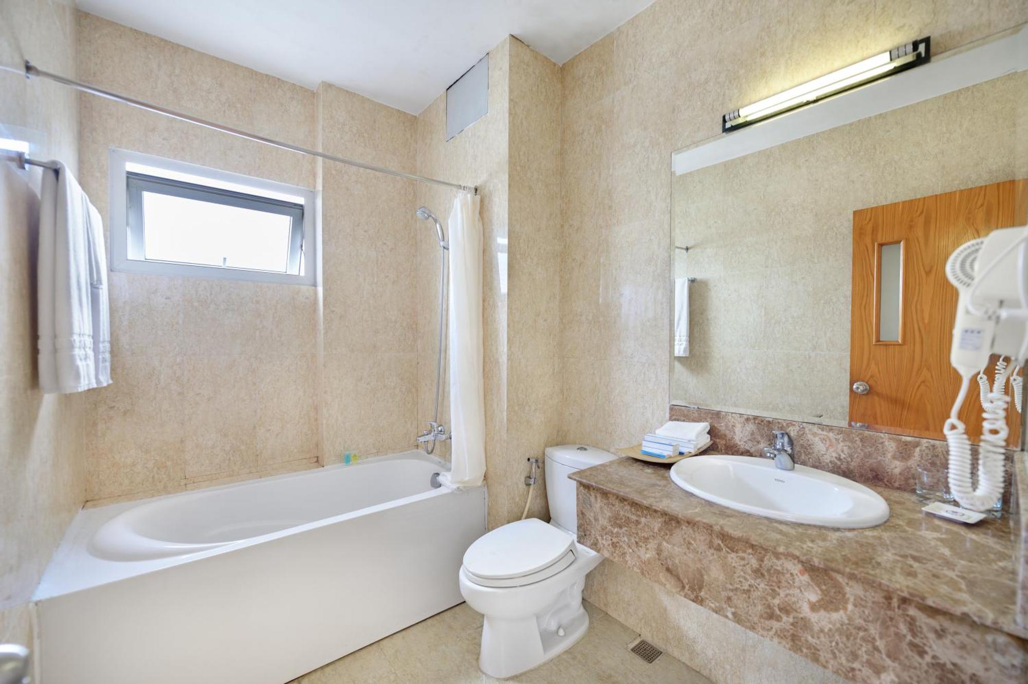 Danang Petro Hotel מראה חיצוני תמונה
