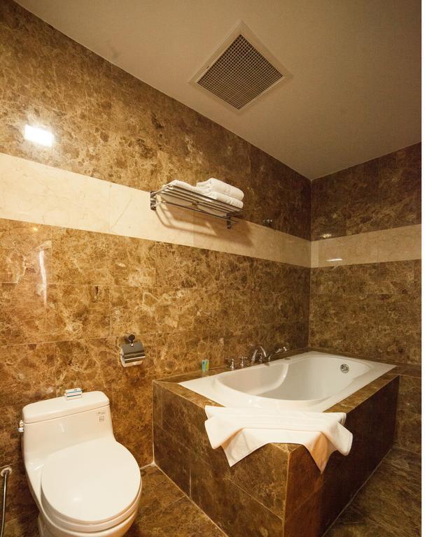 Danang Petro Hotel מראה חיצוני תמונה
