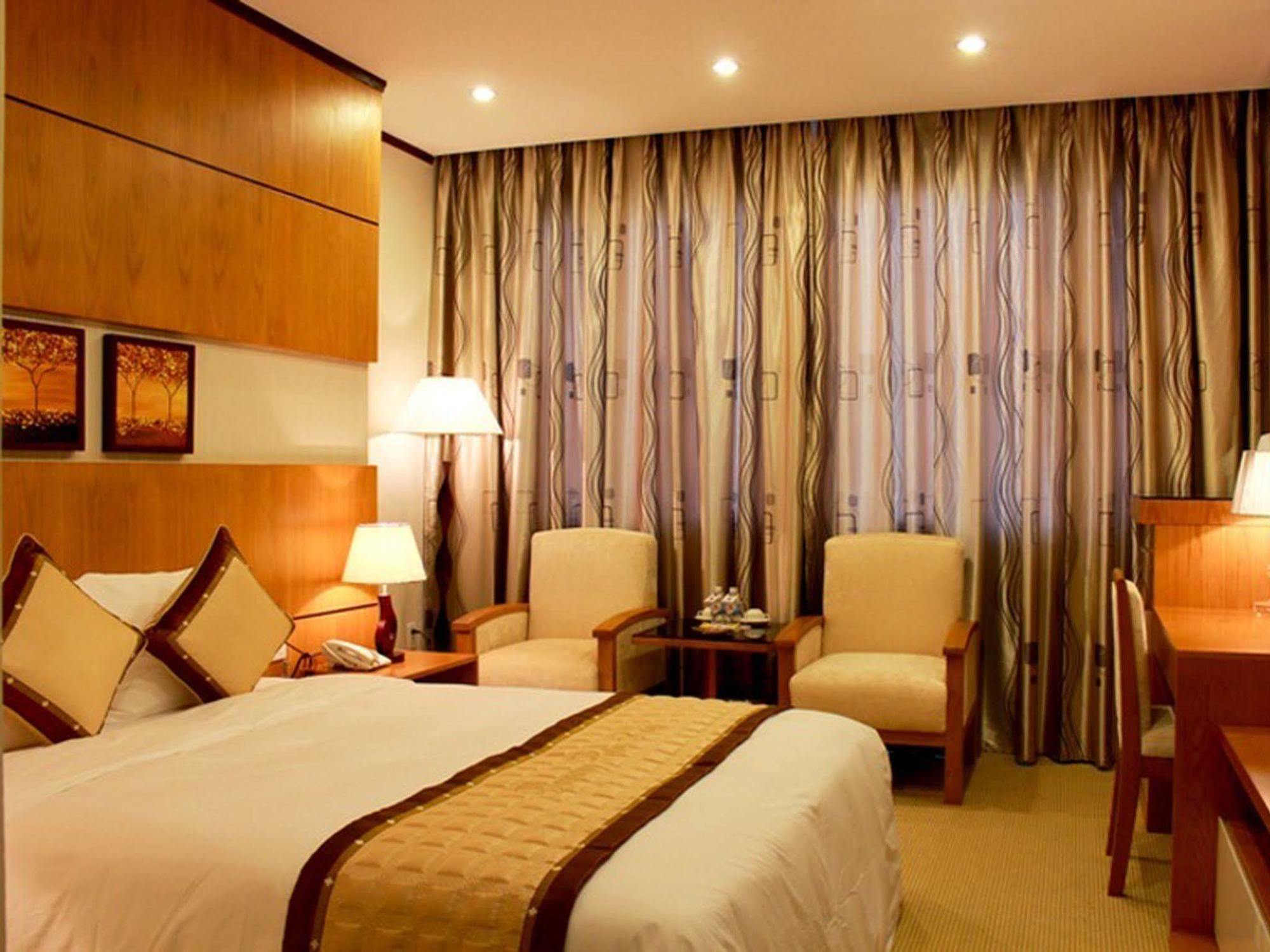 Danang Petro Hotel מראה חיצוני תמונה