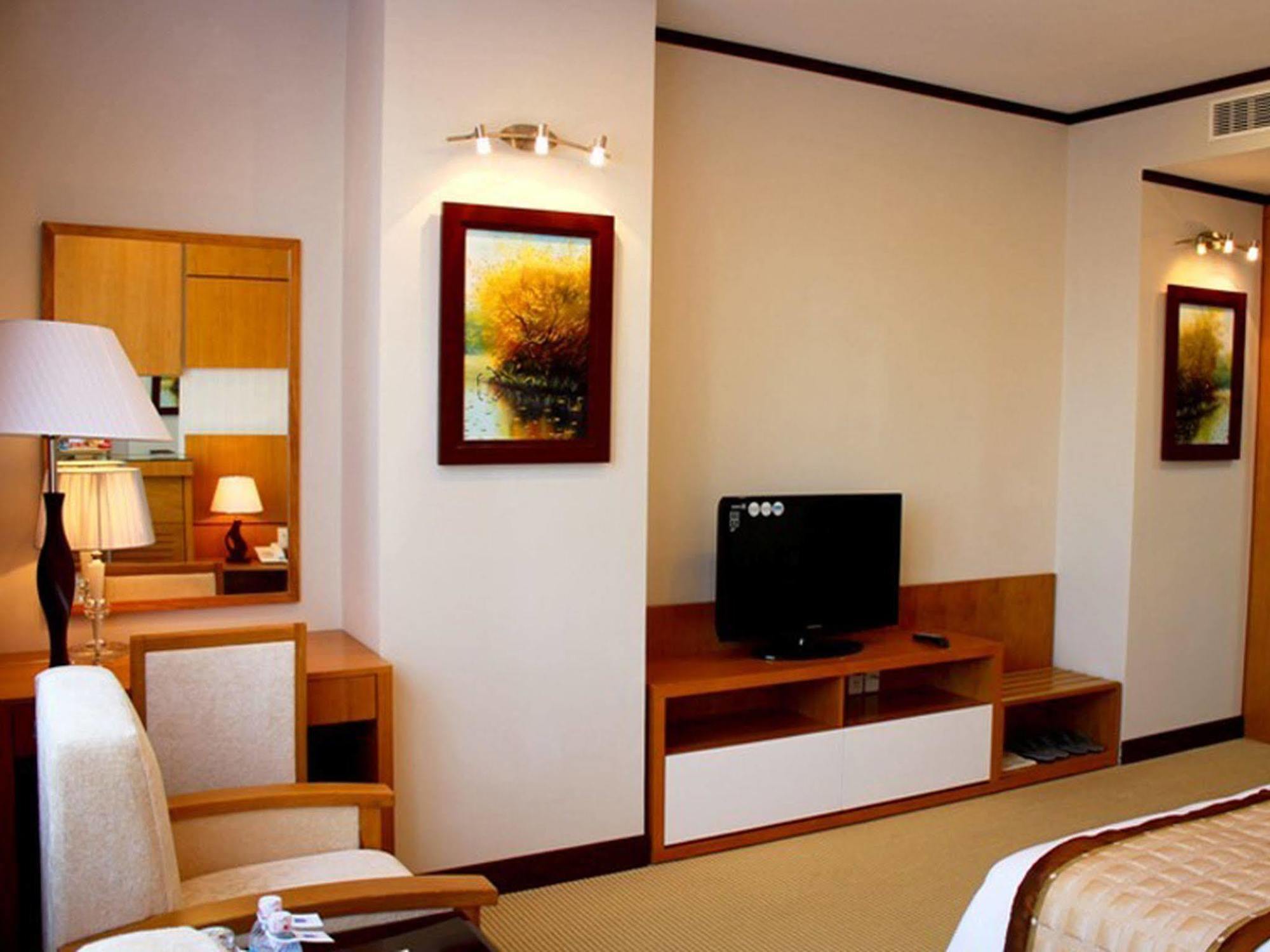 Danang Petro Hotel מראה חיצוני תמונה