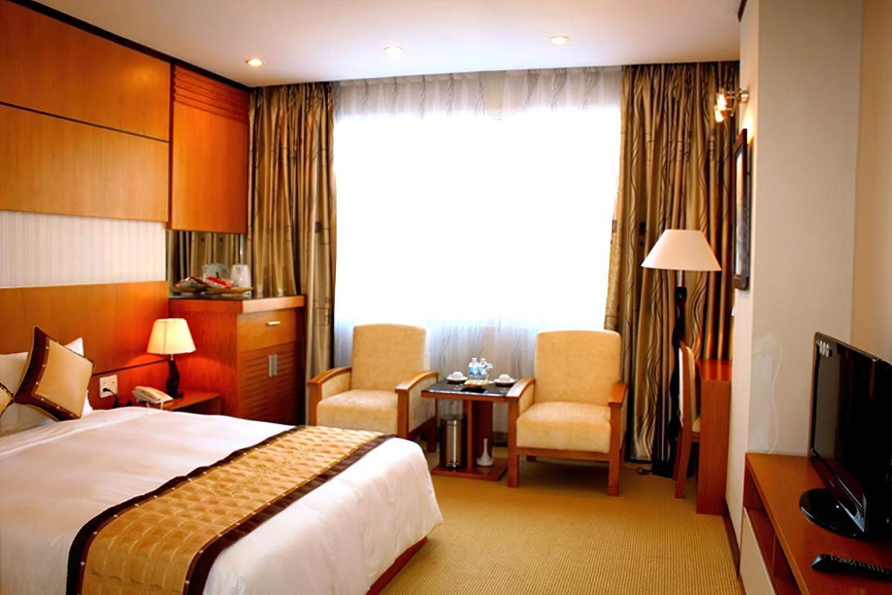 Danang Petro Hotel מראה חיצוני תמונה